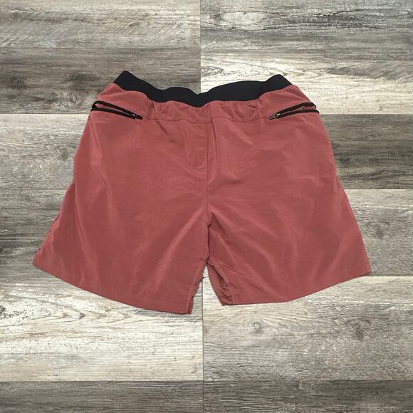 Fabletics Salmon Red Mens 33x7 Training Shorts Activewear Sporty Zip‎ Pockets - Picture 2 of 8